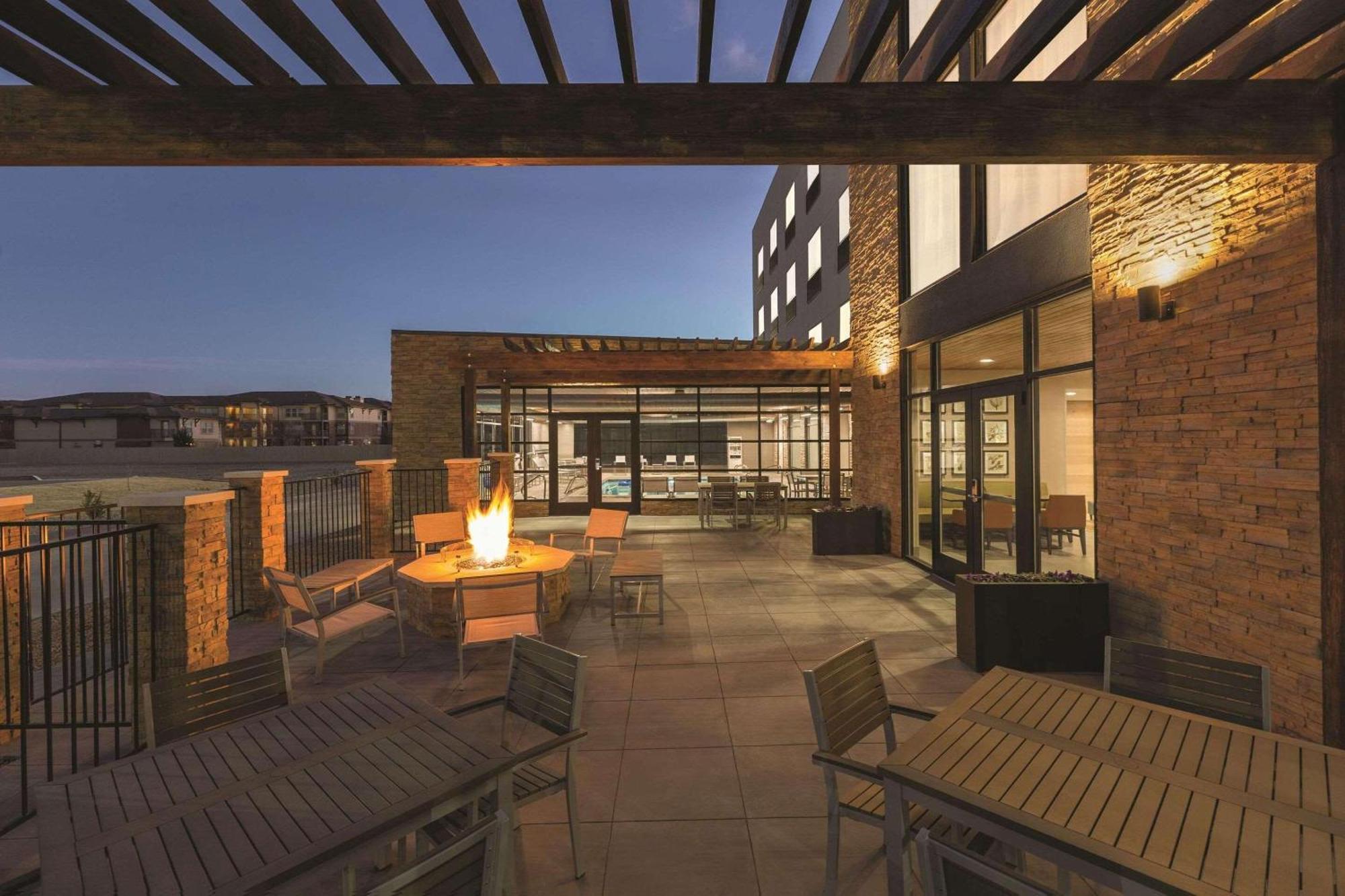 Country Inn & Suites By Radisson, Lubbock Southwest, Tx Exterior photo